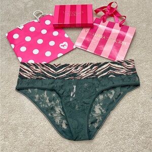 New Victoria’s Secret Green w/ Leopard Print Trim Lace hiphugger panties VS XL